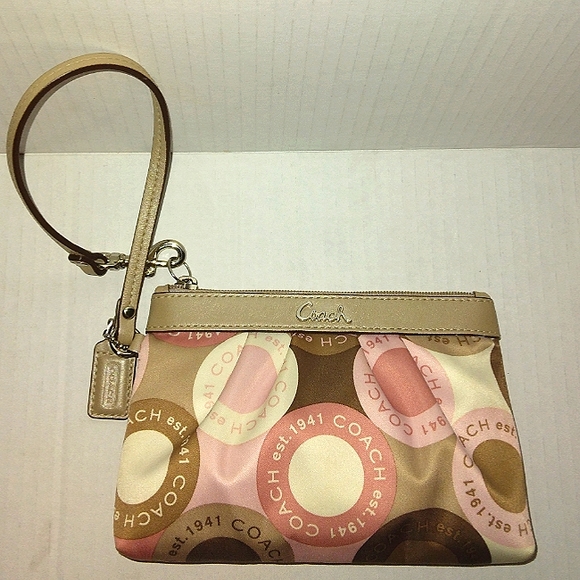 ☆Like New☆Rare COACH Soho Snaphead Pink Sateen Medium Clutch Wristlet ☆ - Picture 16 of 16